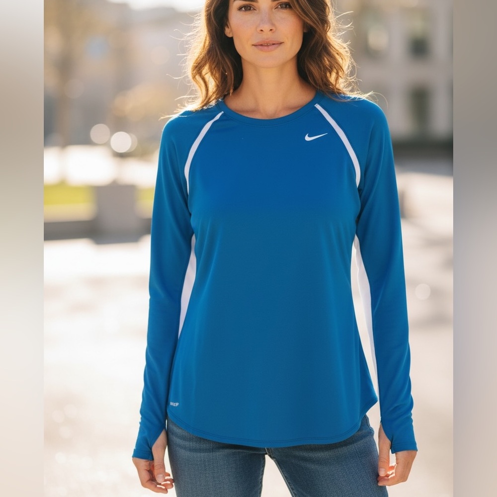 Women’s Nike Blue Fit Dry Top in Bright Blue Size Large